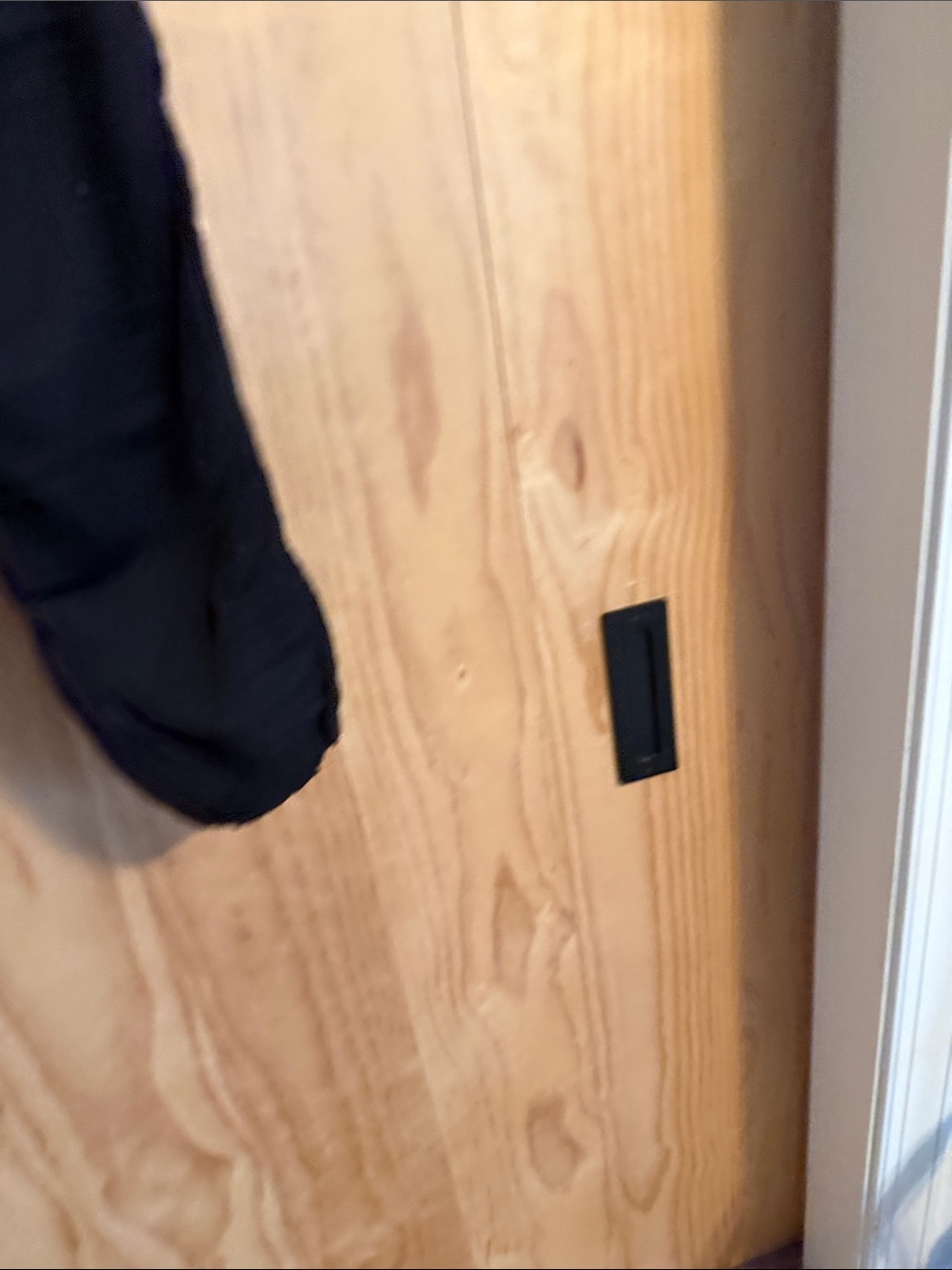 The North Face Black women’s cropped lightweight pants - Picture 3 of 5